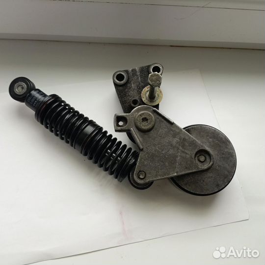 Натяжитель ремня генератора audi A6 C4 2.5 TDI