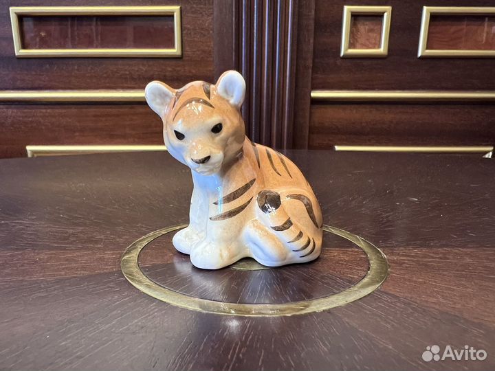 Фарфоровая статуэтка Тигр, тигренок лфз