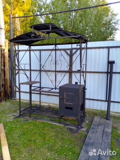 Летняя кухня под крышей