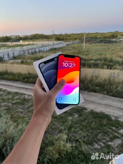 iPhone 12, 64 ГБ