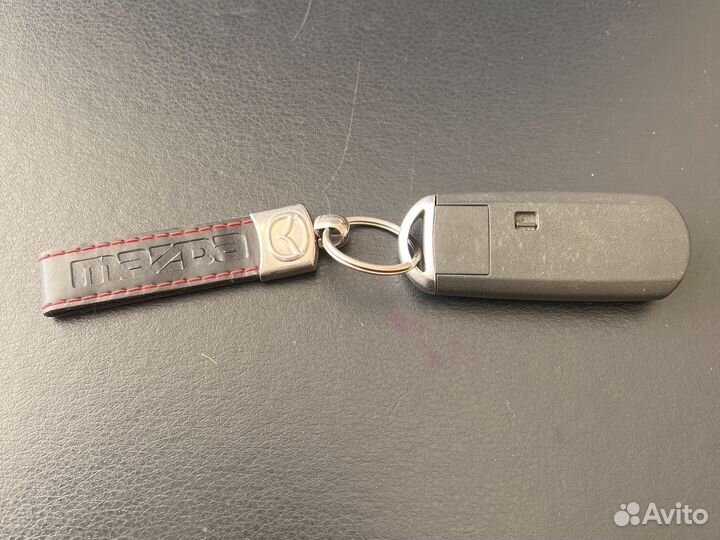 Ключ зажигания Mazda 2012 года
