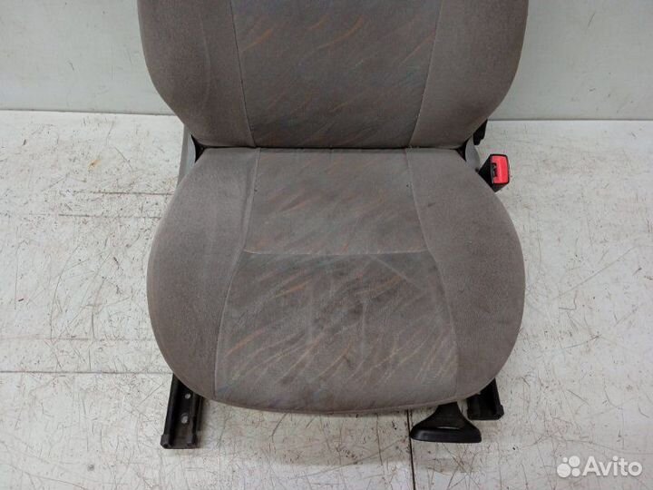 Сиденье переднее правое LADA Kalina 1.4 2010