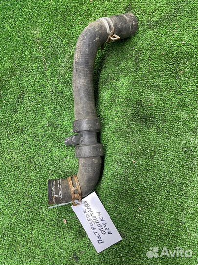 Патрубок системы охлаждения Peugeot 307 2.0d