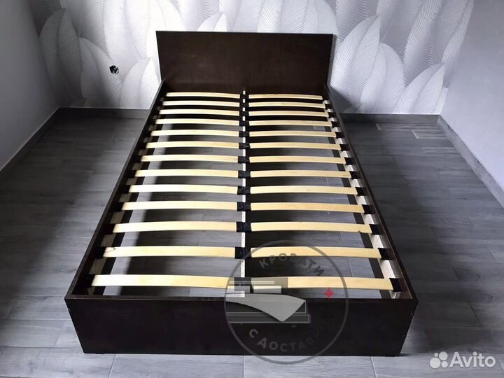 Кровать полутороспальная