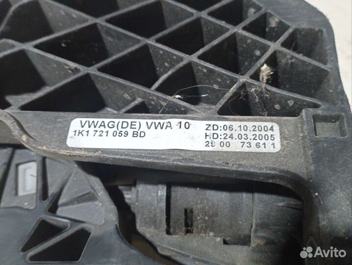 Педаль сцепления VAG 1K1721059BD