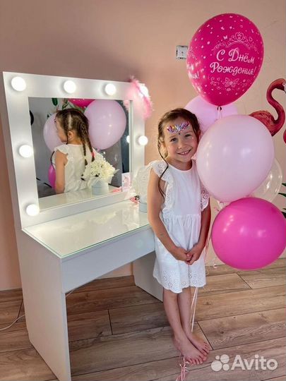 Детский туалетный столик