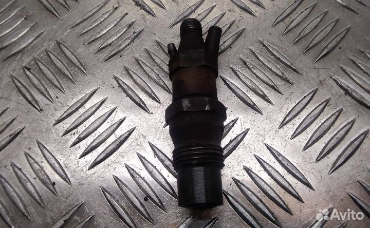 Форсунка топливная Volkswagen Transporter T4 2.4