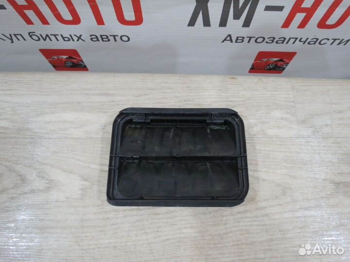 Решетка вентиляционная LADA Vesta