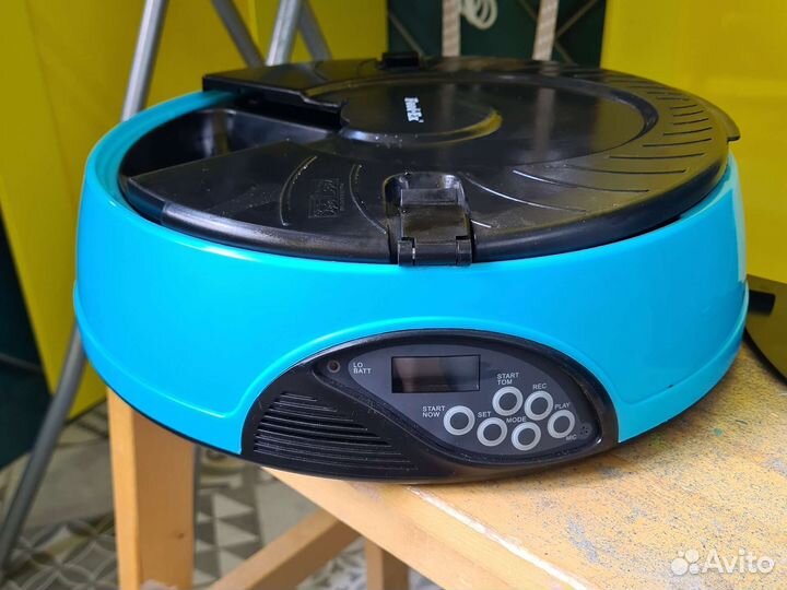 Автоматическая кормушка для животных