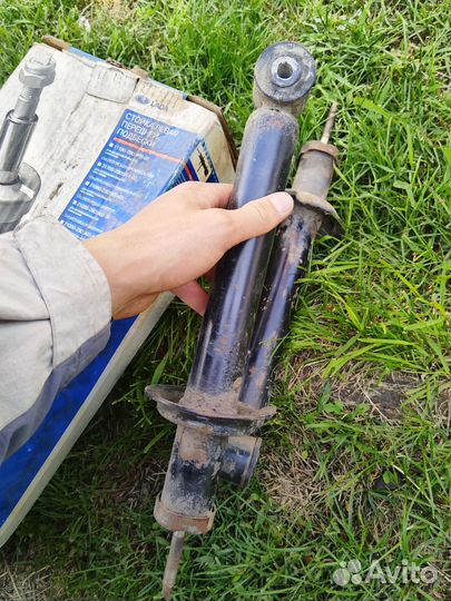 Стойки задние ваз 2110