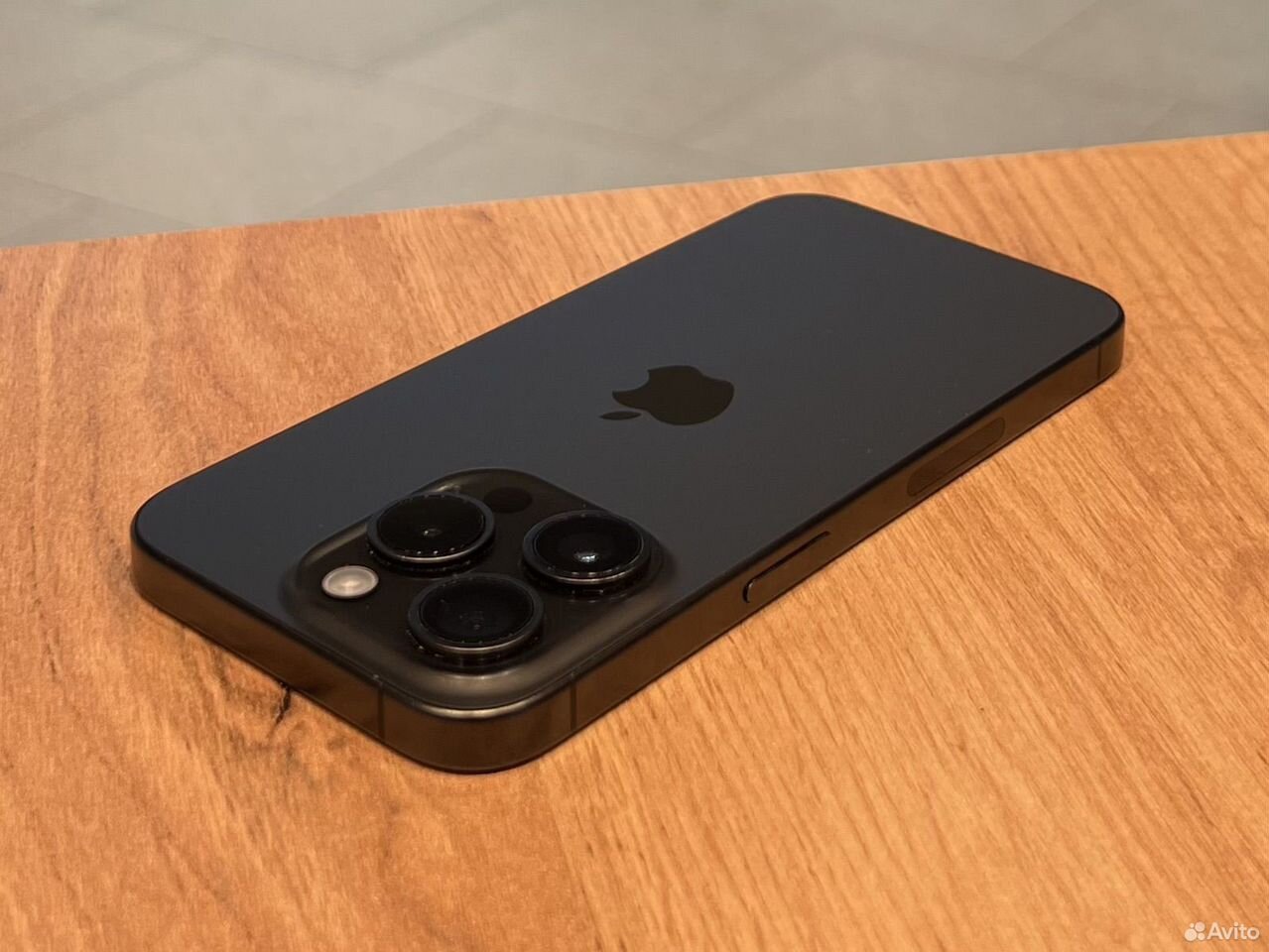 iPhone 15 Pro, 256 ГБ