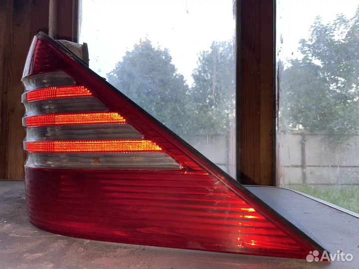 Фонарь задний правый mercedes-S w220 ресталинг