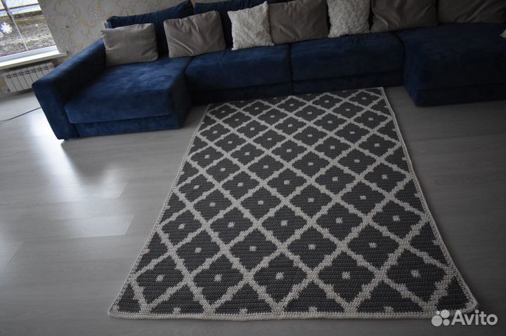 Ковер вязанный
