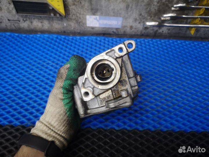 Вакуумный насос VAG 1.8-2.0tfsi 06j145100c