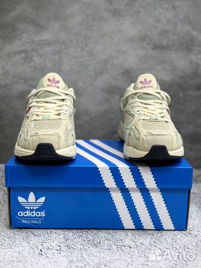 Кроссовки Adidas wmns astir wonder white bliss