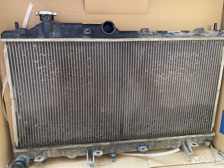 Радиатор охлаждения на subaru outback/legacy