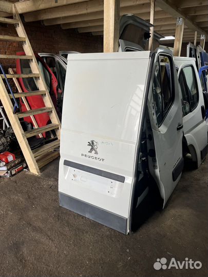 Задняя левая дверь Пежо боксер 3