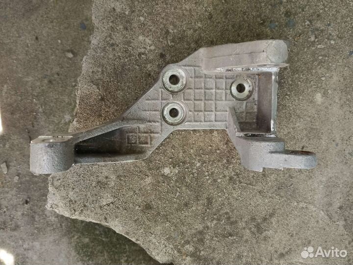 Кронштейн генератора 2110-2112