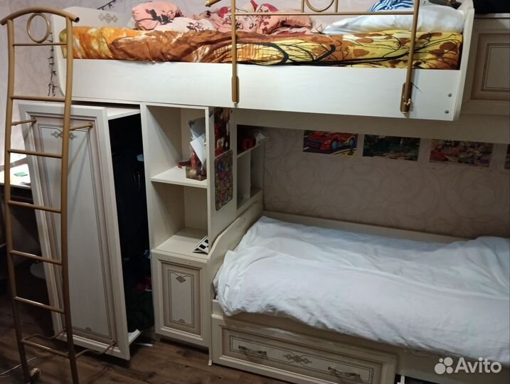 Двухъярусная кровать бу с матрасами