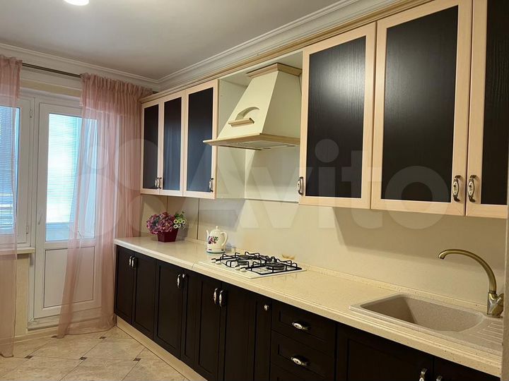 2-к. квартира, 72 м², 10/10 эт.