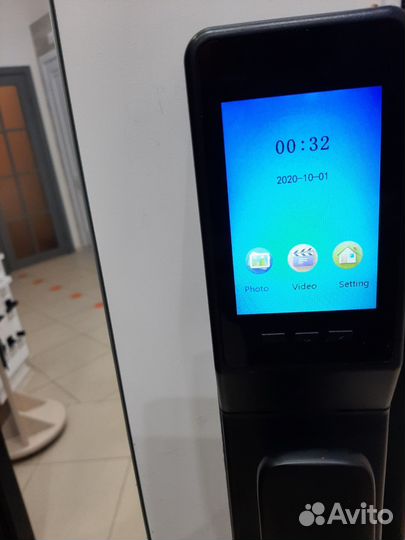 Дверь входная металлическая с электронным замком