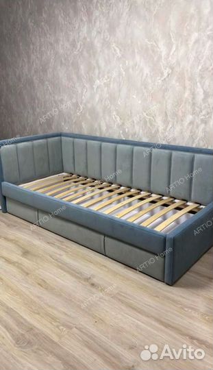 Кровать с подъемным механизмом