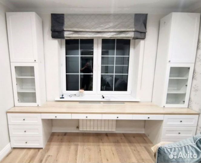 Рабочая зона у окна на заказ (корпусная мебель)