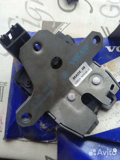 Замок крышки багажника volvo s40