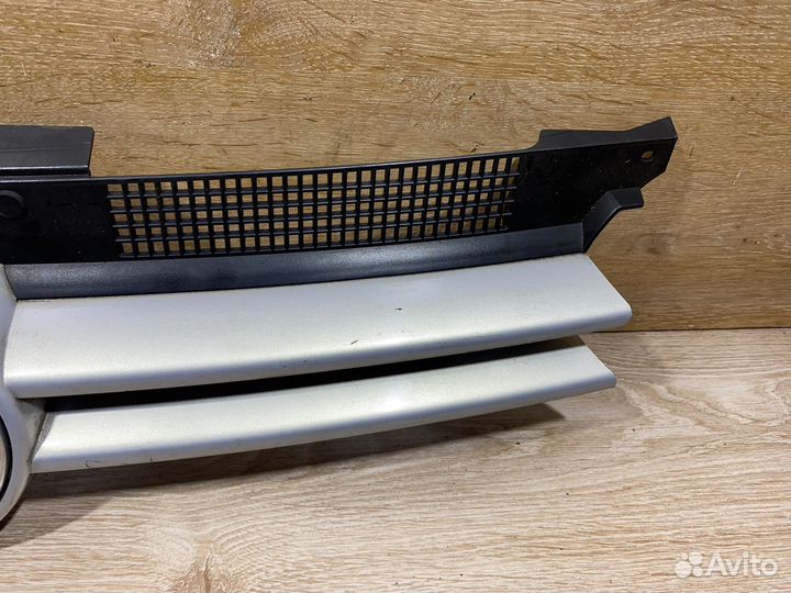 Решетка радиатора Volkswagen Golf 4 Арт. 130428