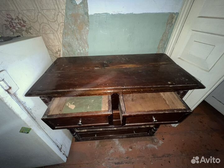 Комод антикварный