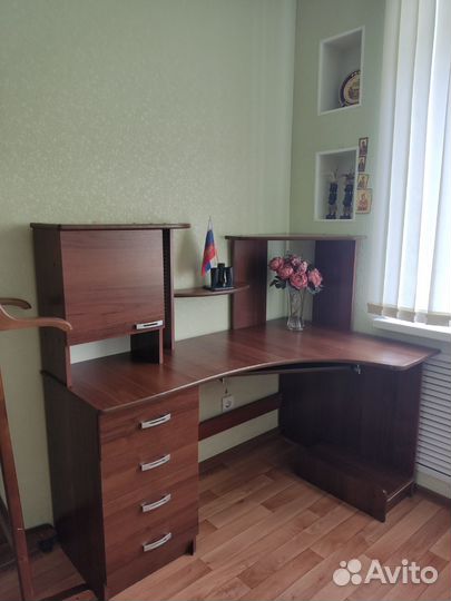 Компьютерный стол