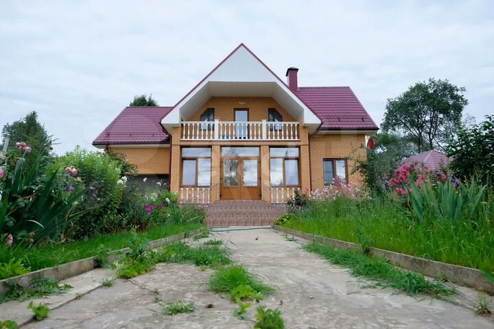 Дом 201,6 м² на участке 10 сот.