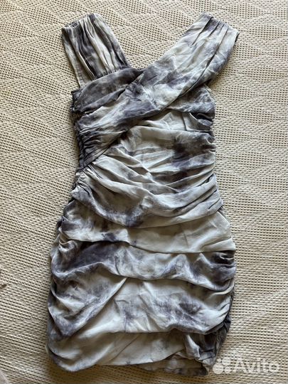 Платья шелк натуральный 40-42 рр