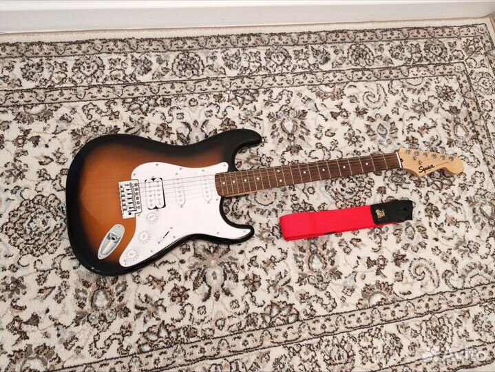 Fender squier stratocaster 2022