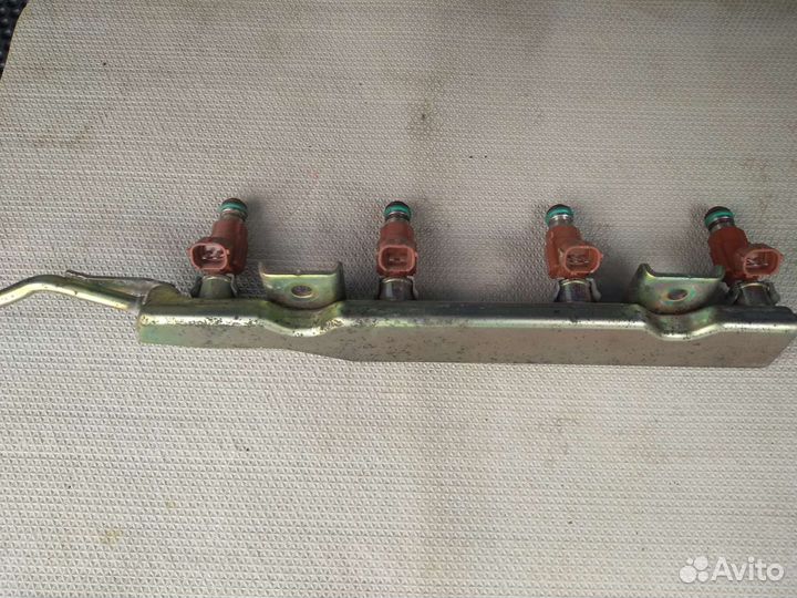 Топливная рампа Nissan QG18DE