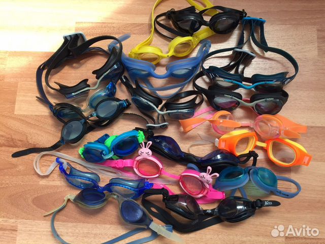 Очки для плавания и шапочки