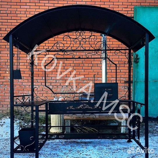 Мангал с крышей