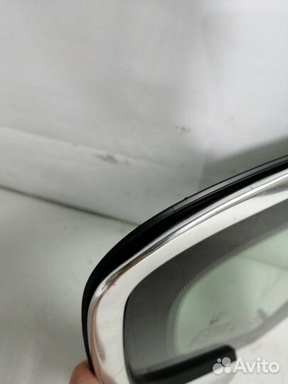 Стекло боковое правое Maserati Levante