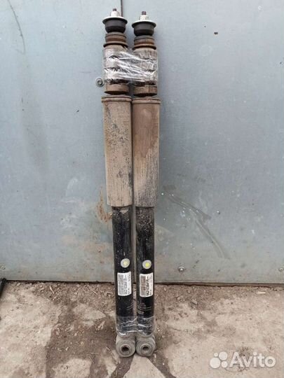 Рено Сандеро 2 амортизатор задний