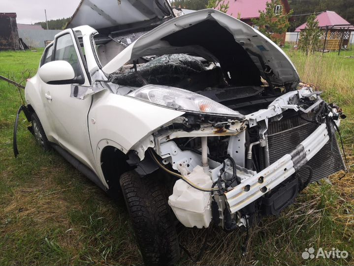 Nissan Juke 1.6 CVT, 2012, битый, 120 000 км