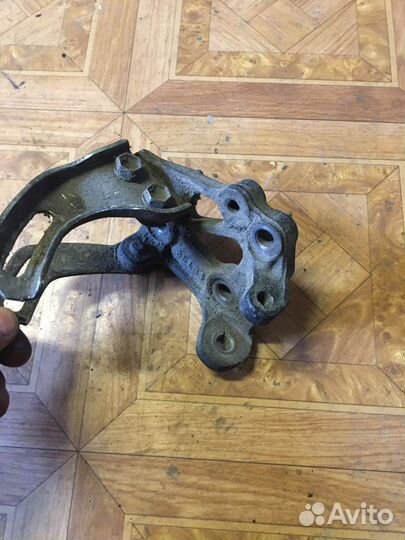 Кронштейн гидроусилителя Тoyota 3S -FE