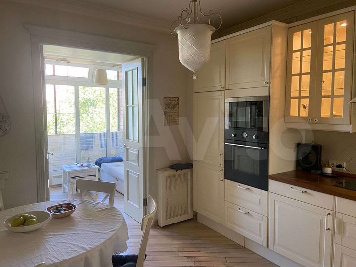 2-к. квартира, 63 м², 4/14 эт.
