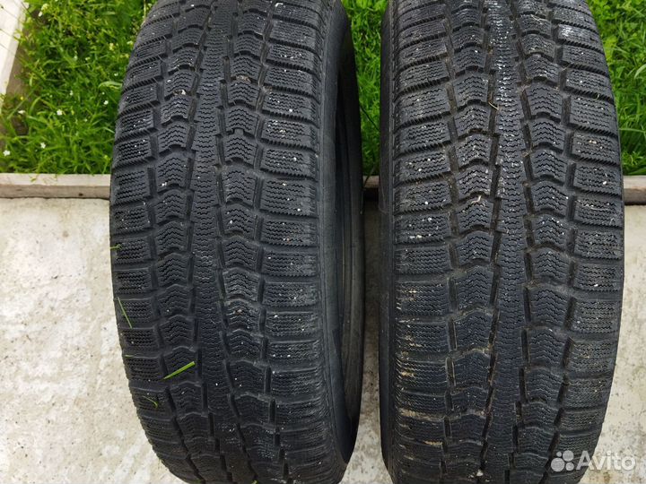 Pirelli Winter Ice Control 215/65 R16 30T