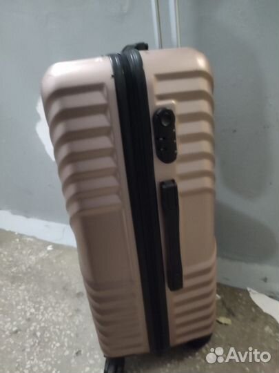 Чемодан на колесах