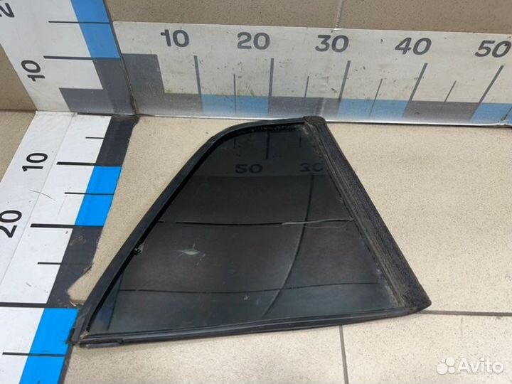 Стекло двери задней правой (форточка) Mitsubishi