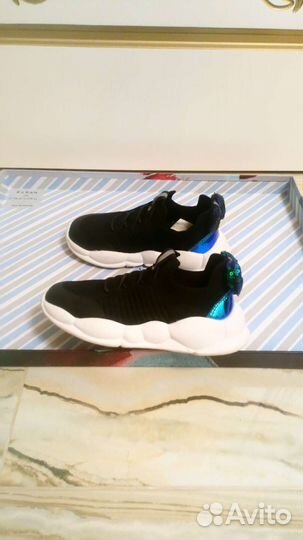 Кроссовки для девочки 28