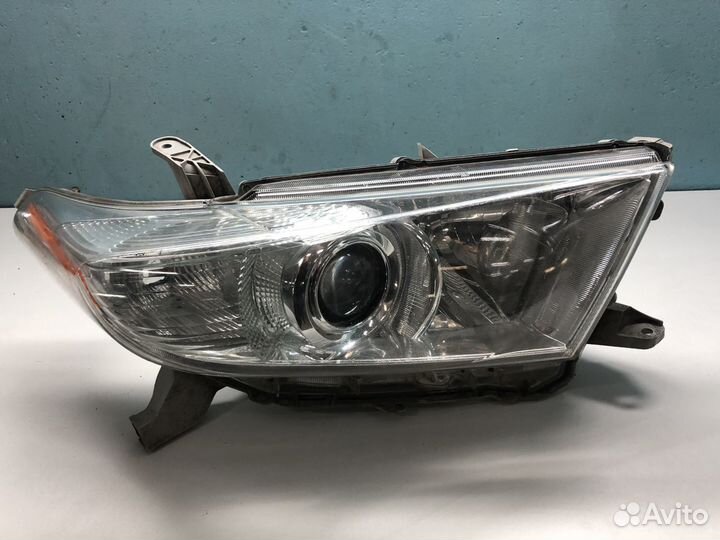 Фара правая Тойота Хайлендер 2