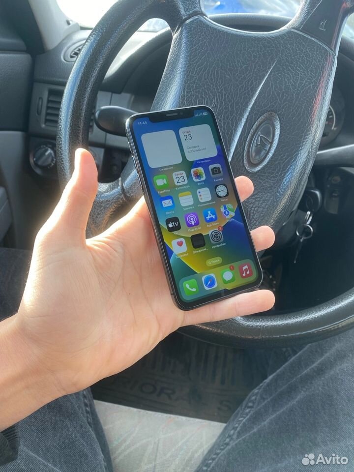 iPhone X, 64 ГБ