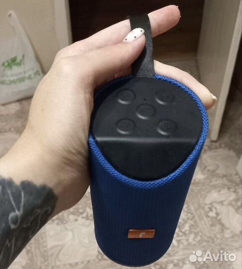 Портативная колонка jbl