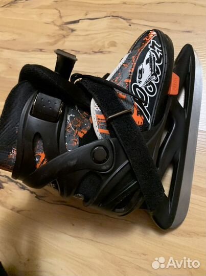 Коньки хоккейные